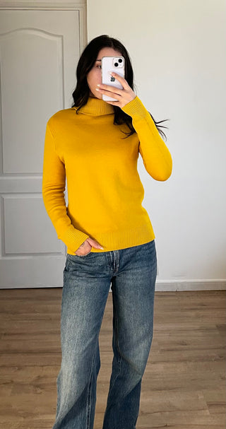 Pull thermique col roulé jaune